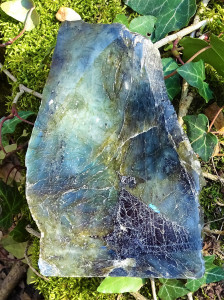 LABRADORITE 1 FACE POLIE