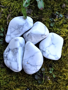 HOWLITE